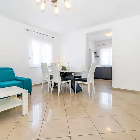 Apartman Nada Srima