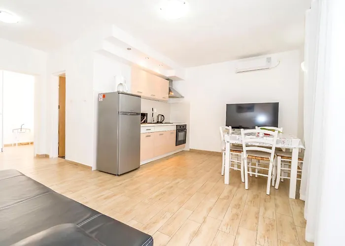 Nada Appartement Srima